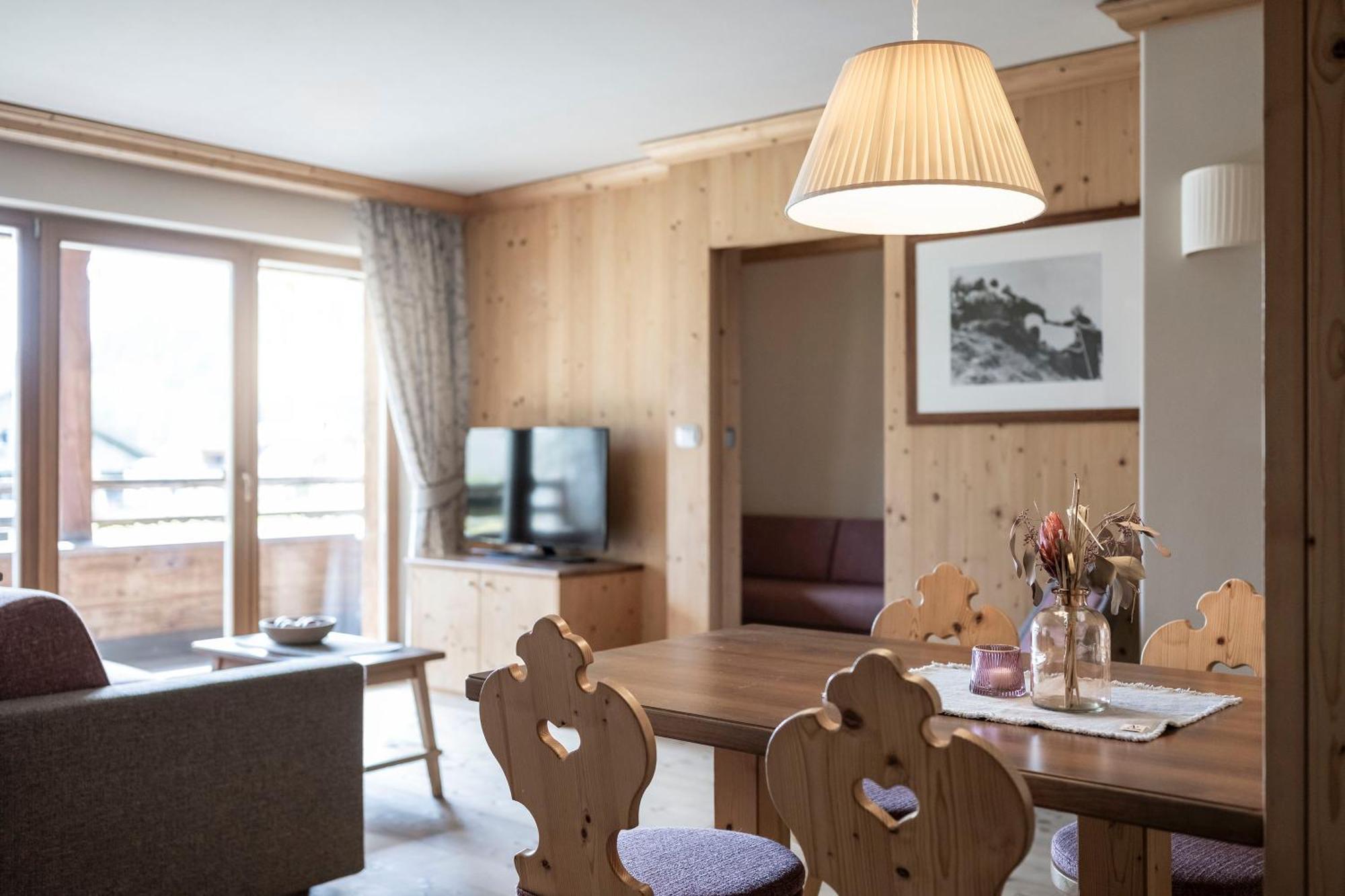 Post Alpina - Family Mountain Chalets ซานกานดิโด ภายนอก รูปภาพ