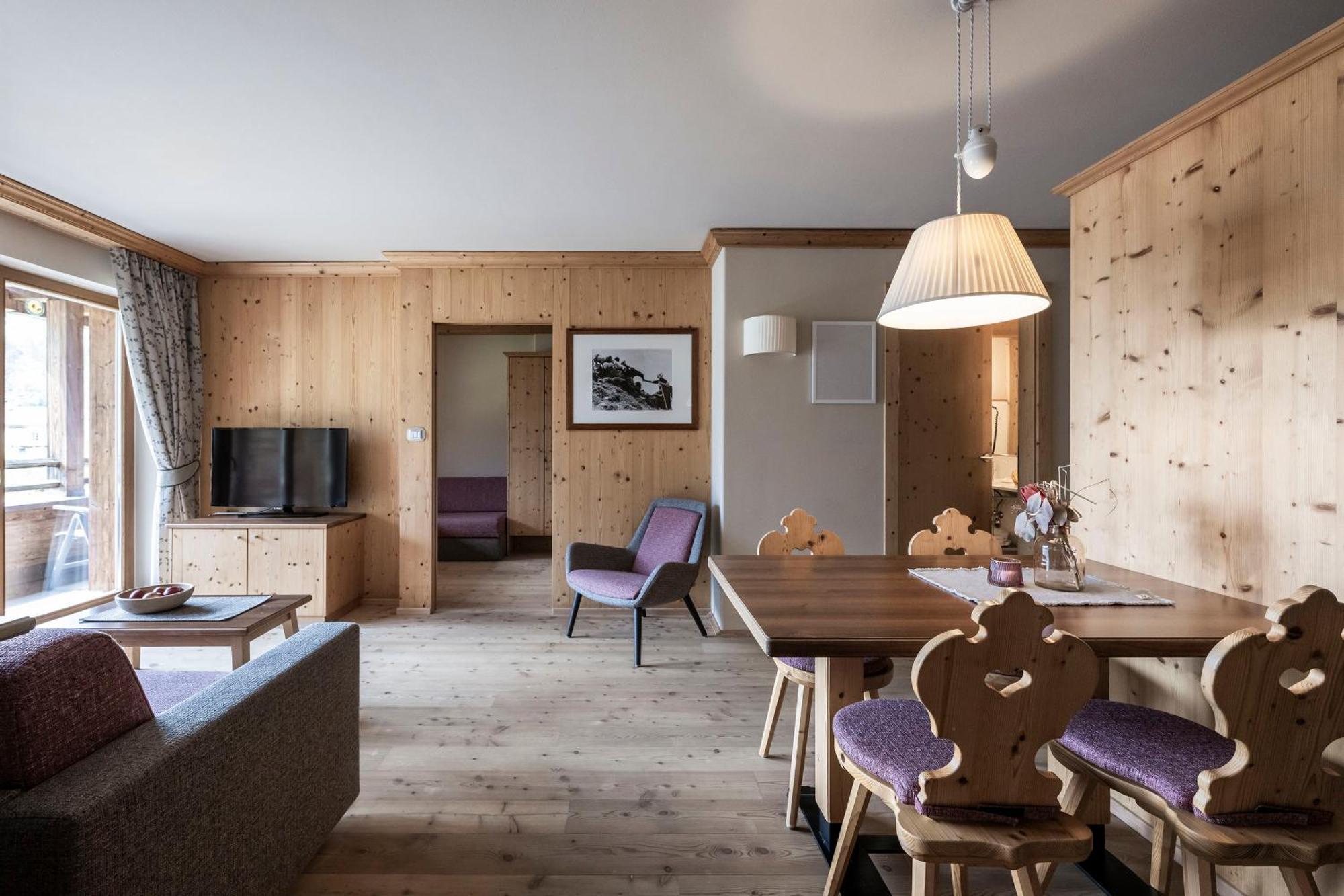 Post Alpina - Family Mountain Chalets ซานกานดิโด ภายนอก รูปภาพ