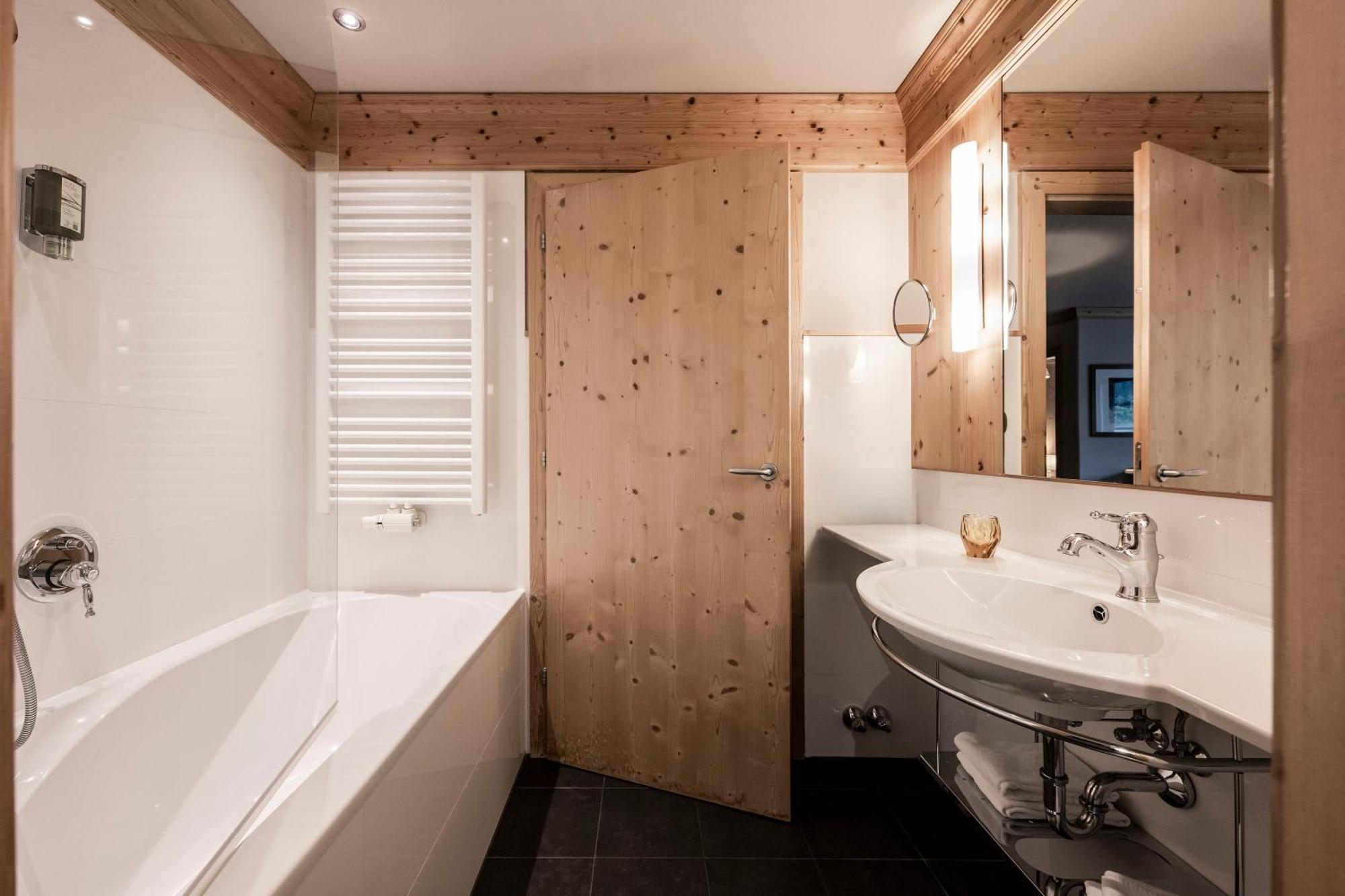 Post Alpina - Family Mountain Chalets ซานกานดิโด ภายนอก รูปภาพ