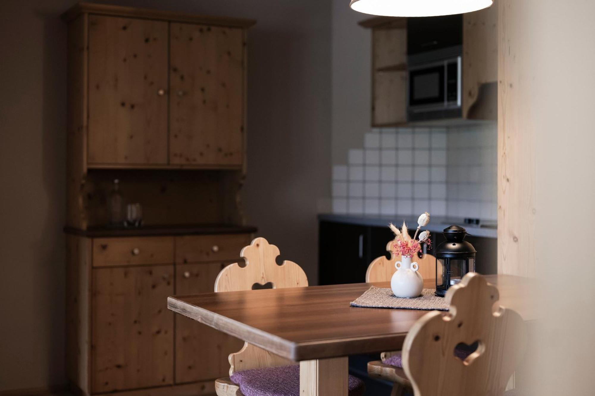 Post Alpina - Family Mountain Chalets ซานกานดิโด ภายนอก รูปภาพ