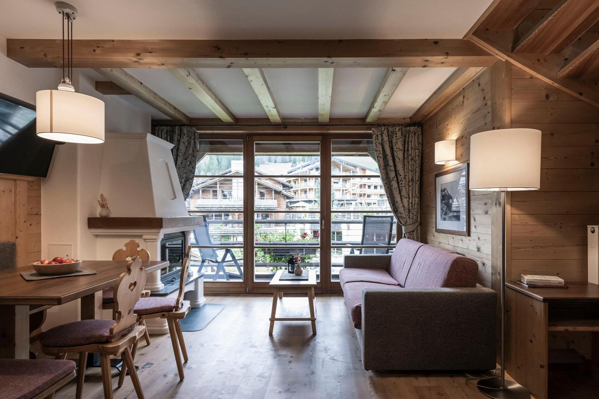 Post Alpina - Family Mountain Chalets ซานกานดิโด ภายนอก รูปภาพ