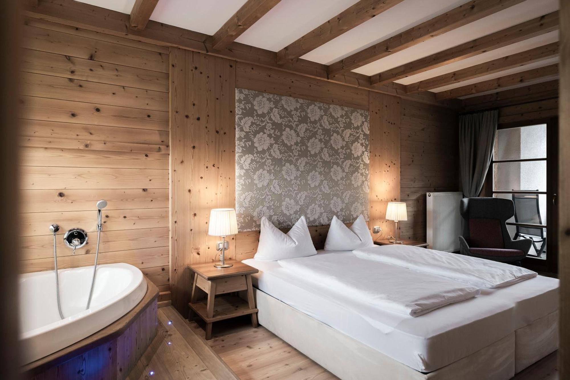 Post Alpina - Family Mountain Chalets ซานกานดิโด ภายนอก รูปภาพ