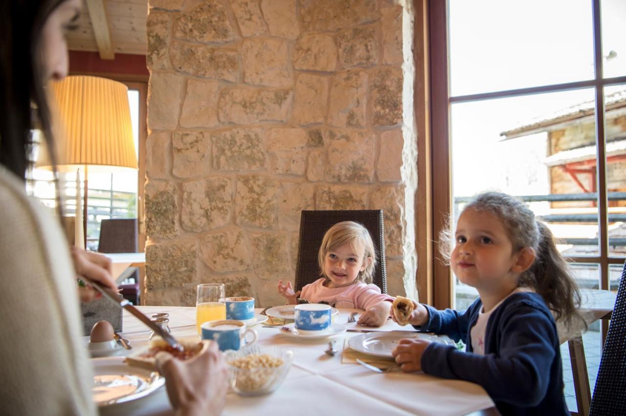 Post Alpina - Family Mountain Chalets ซานกานดิโด ภายนอก รูปภาพ
